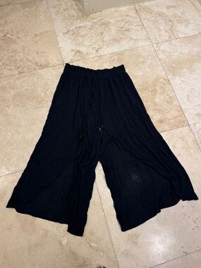 Share Chelsea Black Wide Leg Swim Cover Up Open Side Leg Pants Women's Sz. Med.